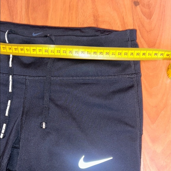 Nike Black Leggings High-Performance Activewear - Picture 4 of 9
